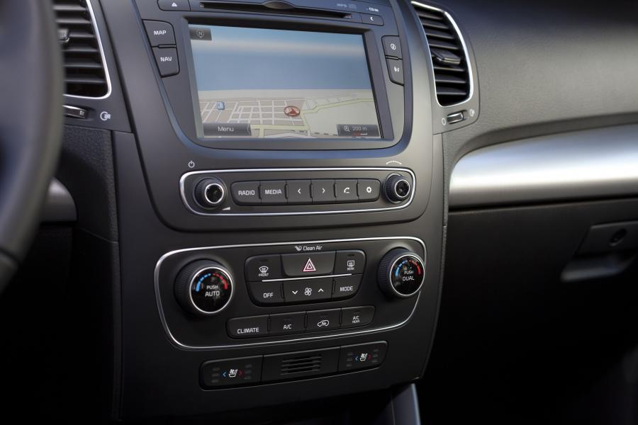  Kia Sorento 2013 года  (EU) (фото 3 из 85)